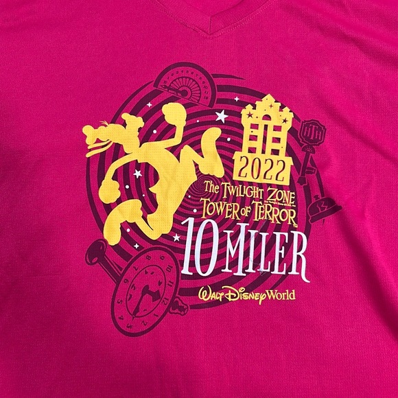 RunDisney 10 Miler t-shirt - Picture 1 of 4